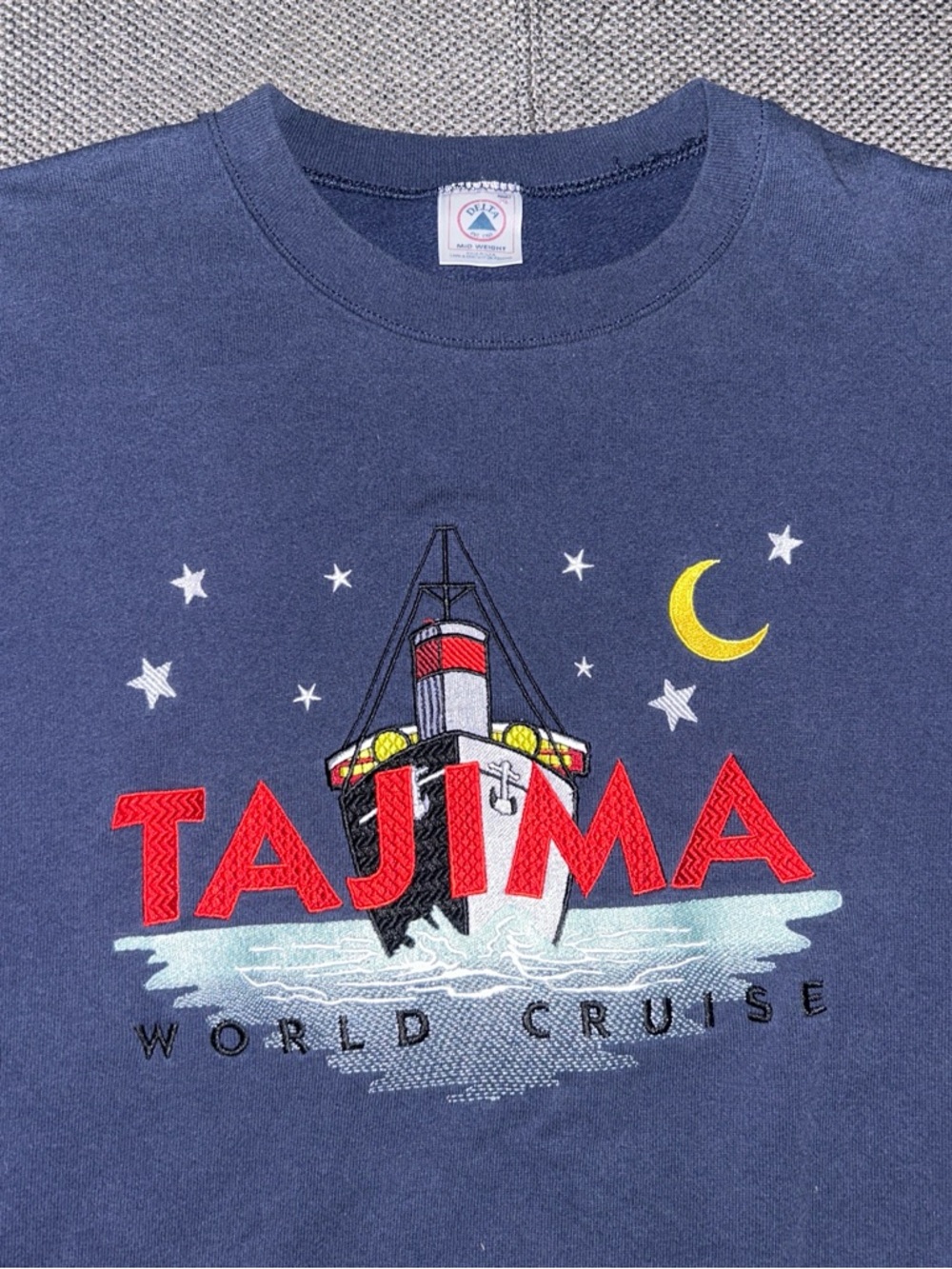 90s Navy blue Tajima World Cruise embroidered crewneck sweatshirt size XL